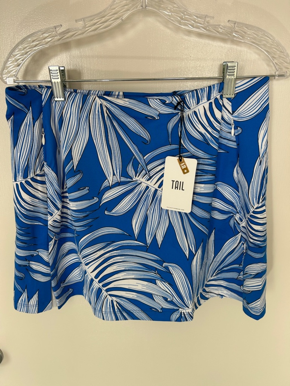 TAIL Blue and White Pacific Palm Leaf Pattern Tennis, Golf, Pickleball Skort, M